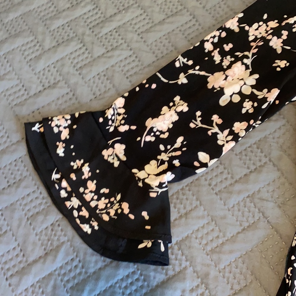 NWT Karl Lagerfeld Paris : Black and Pink Floral Blouse : PL - Picture 8 of 11